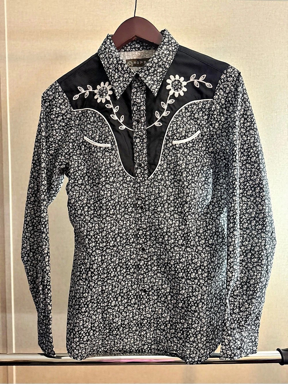 Roper Western Wear Floral Western Snap Shirt in Black & White Medium NWT
